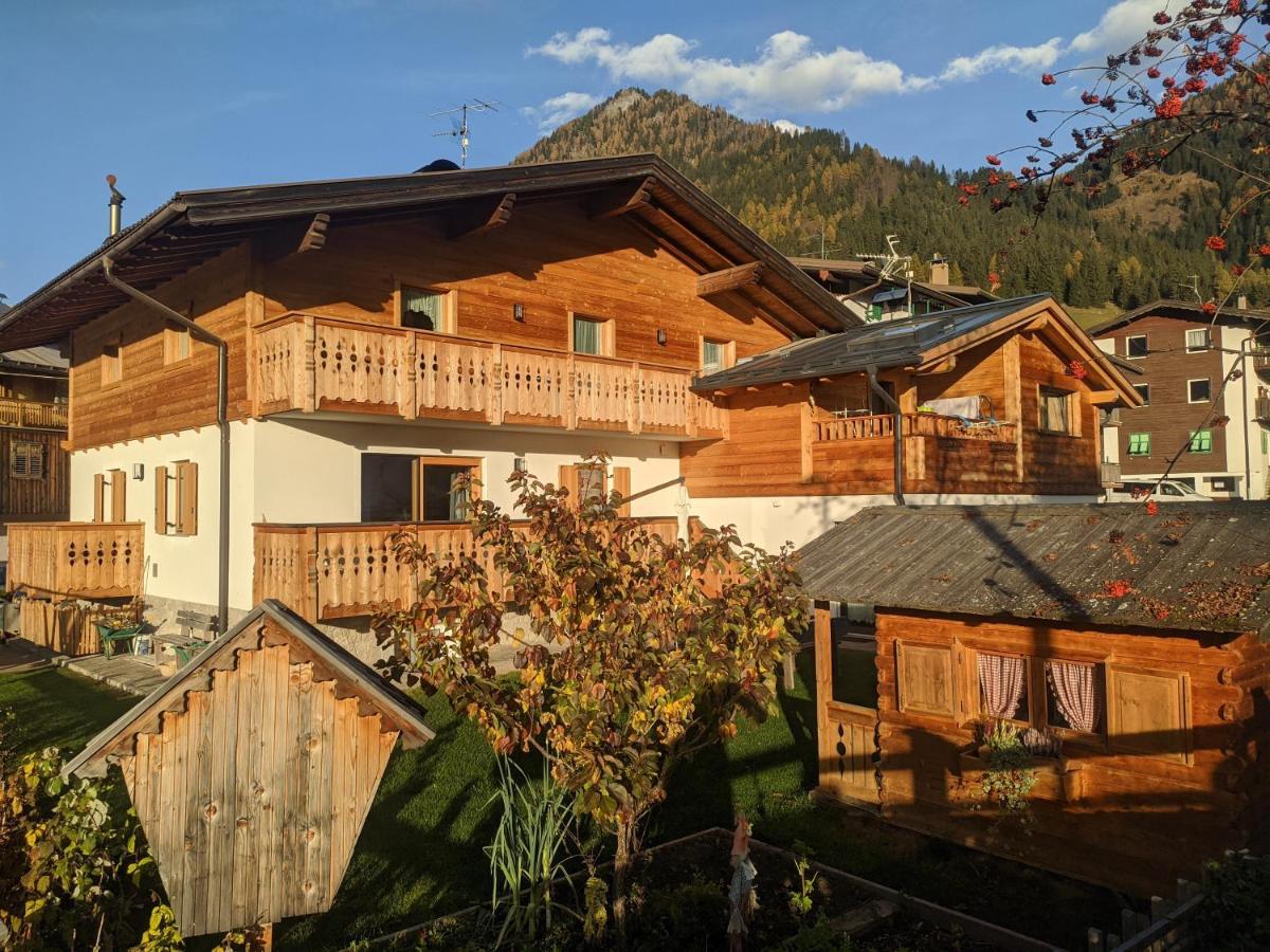Ciasa Giorgina Pozza di Fassa Exterior foto